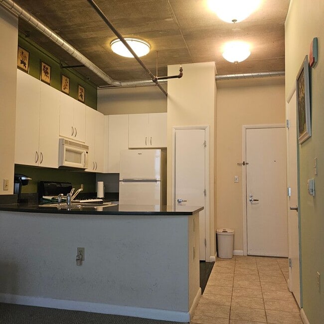 Photo - 1300 N St NW Unidad #318
