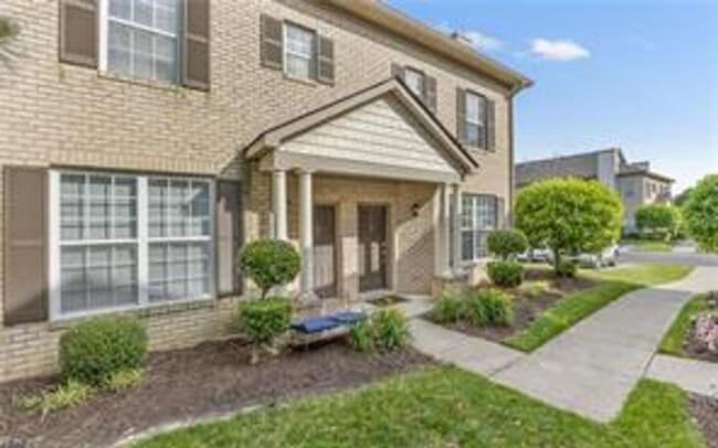 SOUGHT AFTER RED MILL VILLAGE - SOUGHT AFTER RED MILL VILLAGE Condo