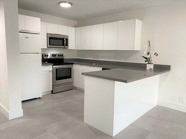 Photo - 8005 Lake Dr Unidad 207A