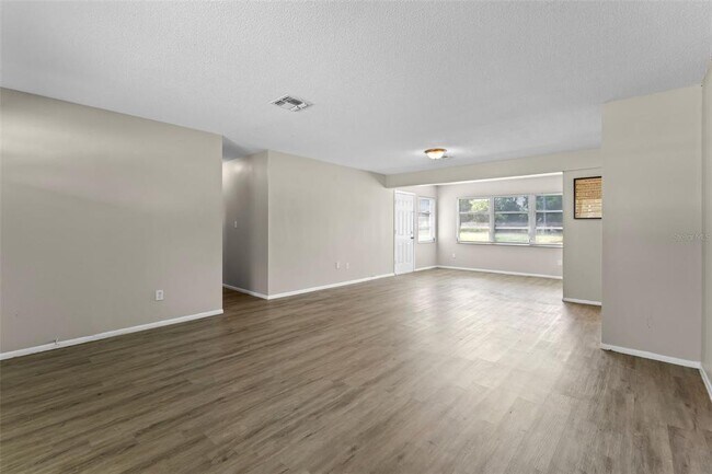 Photo - 4584 Kirkland Blvd