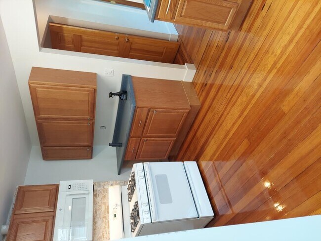 Building Photo - 1 bedroom in Quincy MA 02171 Rental
