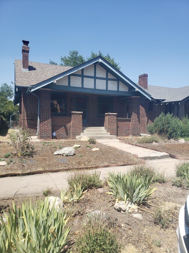Building Photo - 371 Corona St