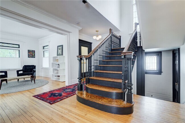 Photo - 18 Sibley Pl