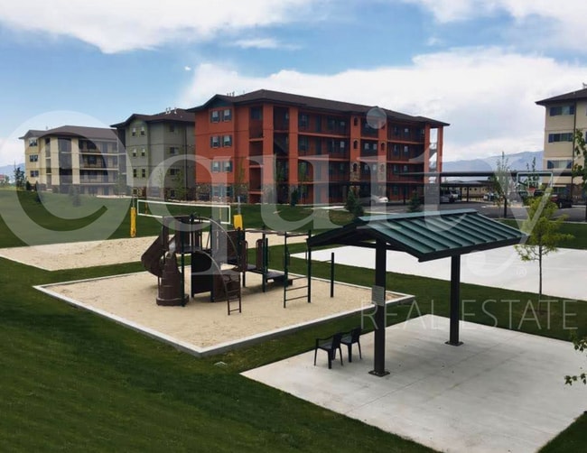 Photo - 1055 W 1033 N St