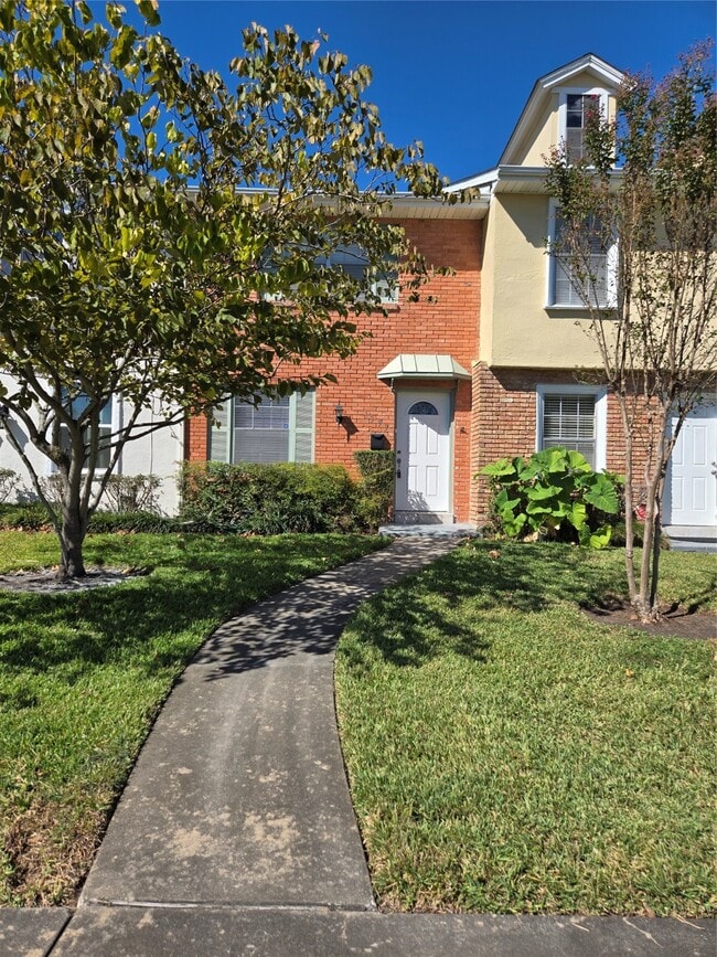 Building Photo - 1353 Ramada Dr Unit True