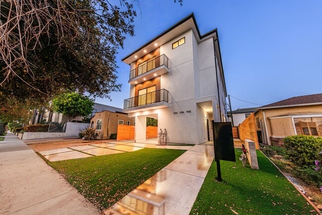 Building Photo - 1954 Purdue Ave Unit 1956