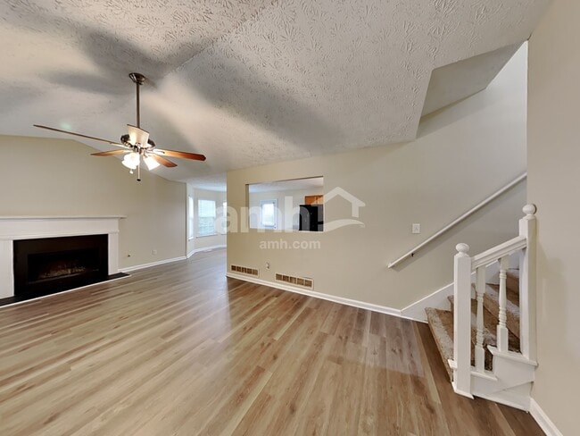 Photo - 446 Thornbrooke Dr Casa