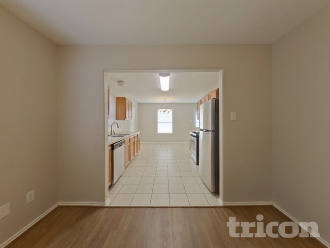 Photo - 33107 Cottonwood Bend