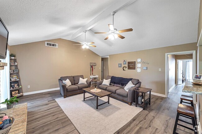 Building Photo - 722 Pickford Dr Rental