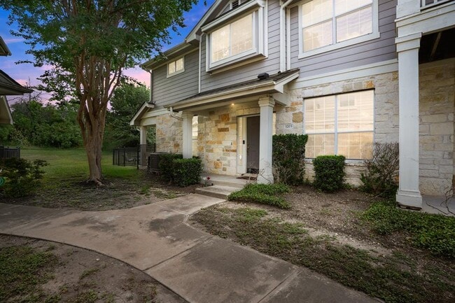 Building Photo - 1900 Scofield Ridge Pkwy Unit 1203