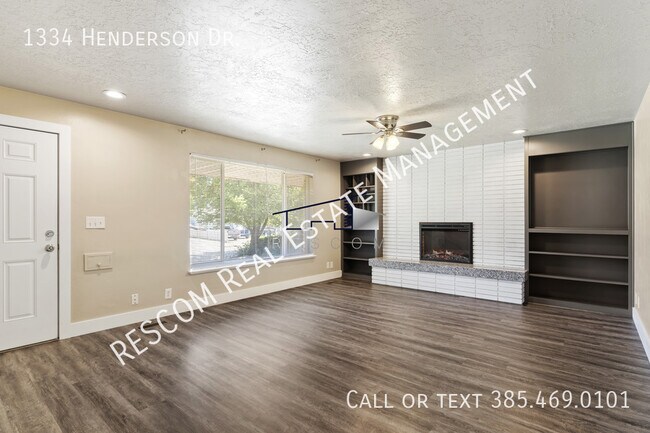 Photo - 1334 Henderson Dr