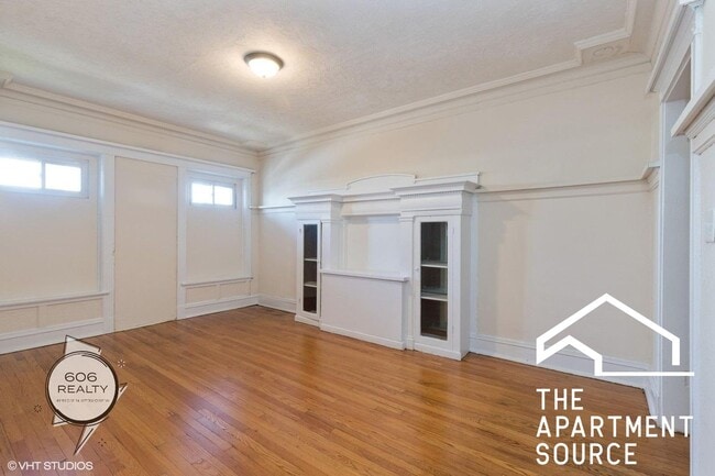 Photo - 5036 S Michigan Ave Unit 5036 South Michigan Ave