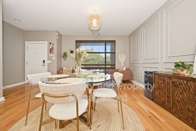 Photo - 472 Martin St SE