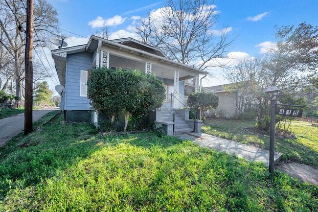 Photo - 415 19th St N