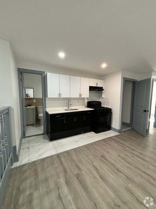 Building Photo - 655 S 19th St Unit 3 Rental
