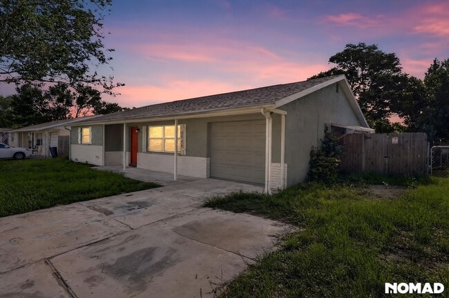 Building Photo - 4846 Dogwood St
