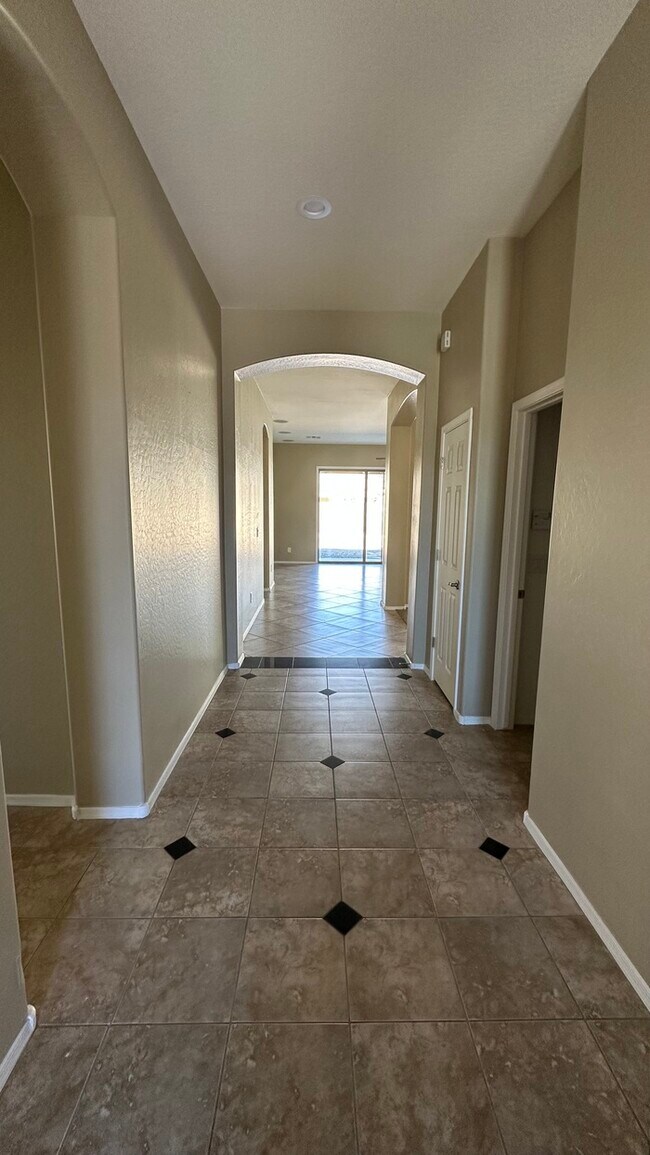 Laveen 4 bedroom with 3car garage House House Rental in Phoenix, AZ