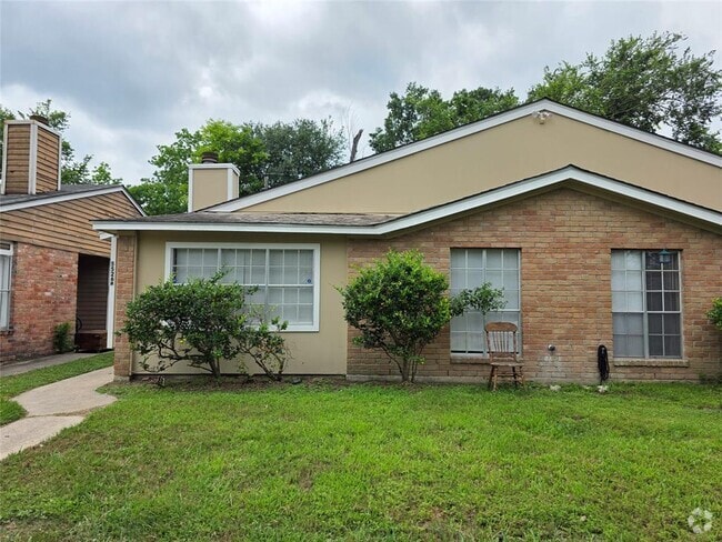 Building Photo - 5526 Farley Dr Rental