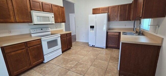 Photo - 3/2 ~ Lake View Estates ~ Corner Lot!