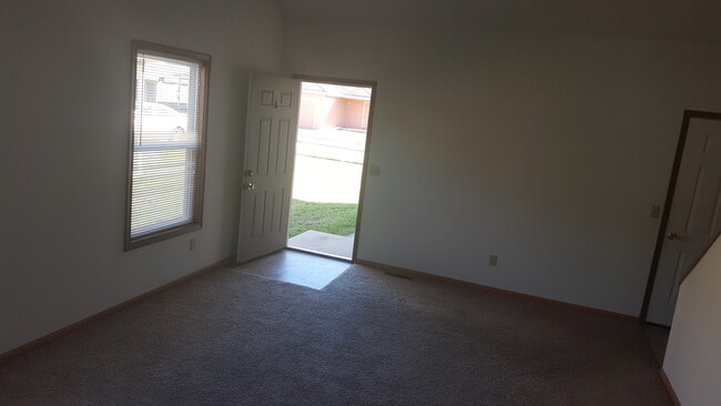 Photo - Great 3 Bed 2 Bath Duplex w/ attached 2 car garage!