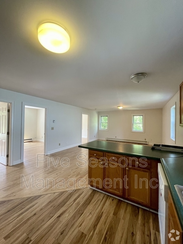 Building Photo - 85 Manhattan Dr Rental
