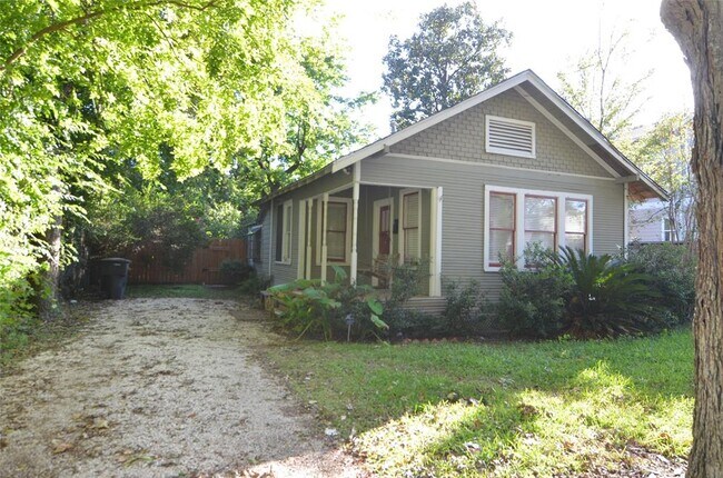 Photo - 1130 E 23rd St