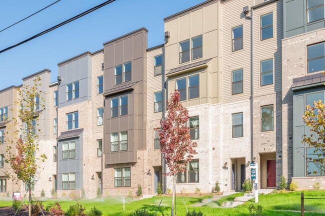 Building Photo - 2618 Lassen Dr Unit A