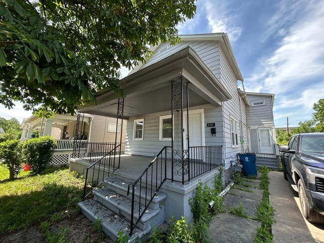 Building Photo - 640 W 13th St