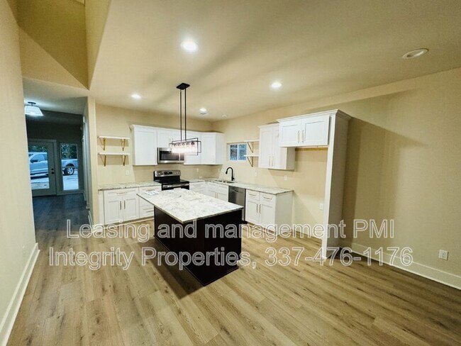 Photo - 136 Greentree Dr