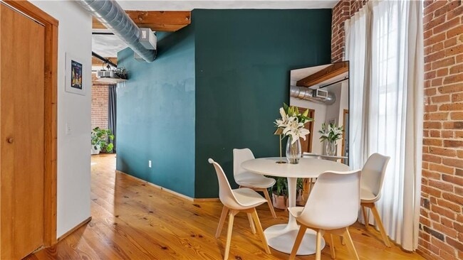 Photo - 407 Pine St Unit 305