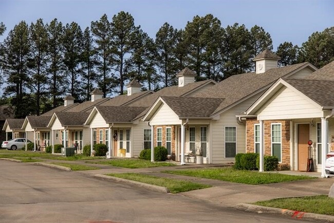 Building Photo - Willow Grove