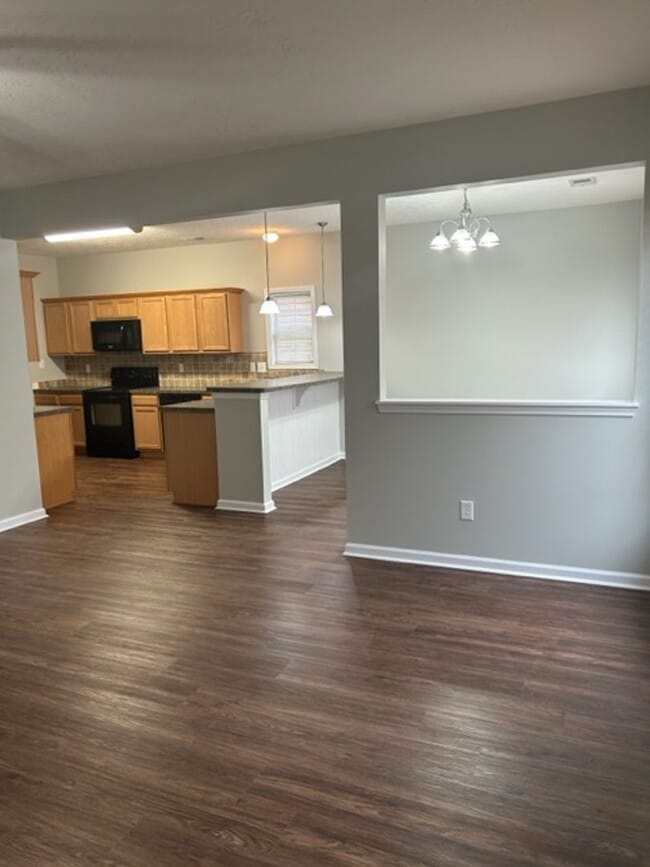 Photo - 230 Prescott Ln