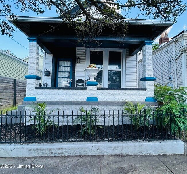 Building Photo - 925 S Preston St