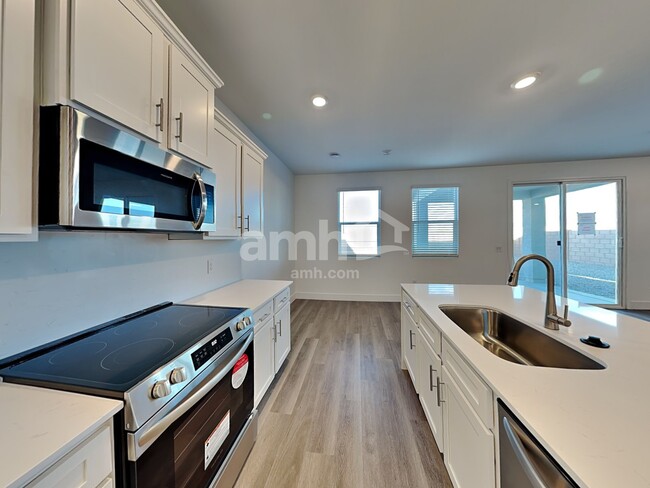 Photo - 2600 N Wyatt Dr