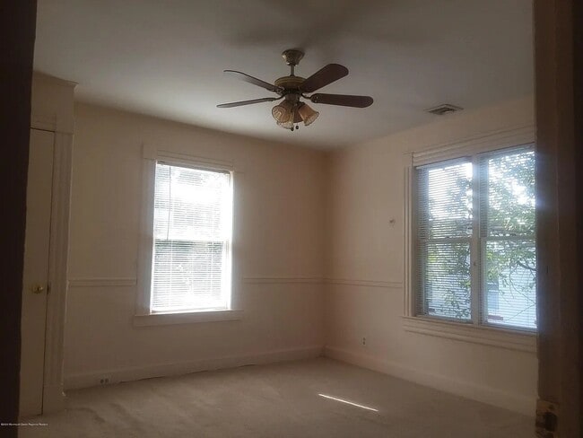 27 Oakland St Unit Floor 2
