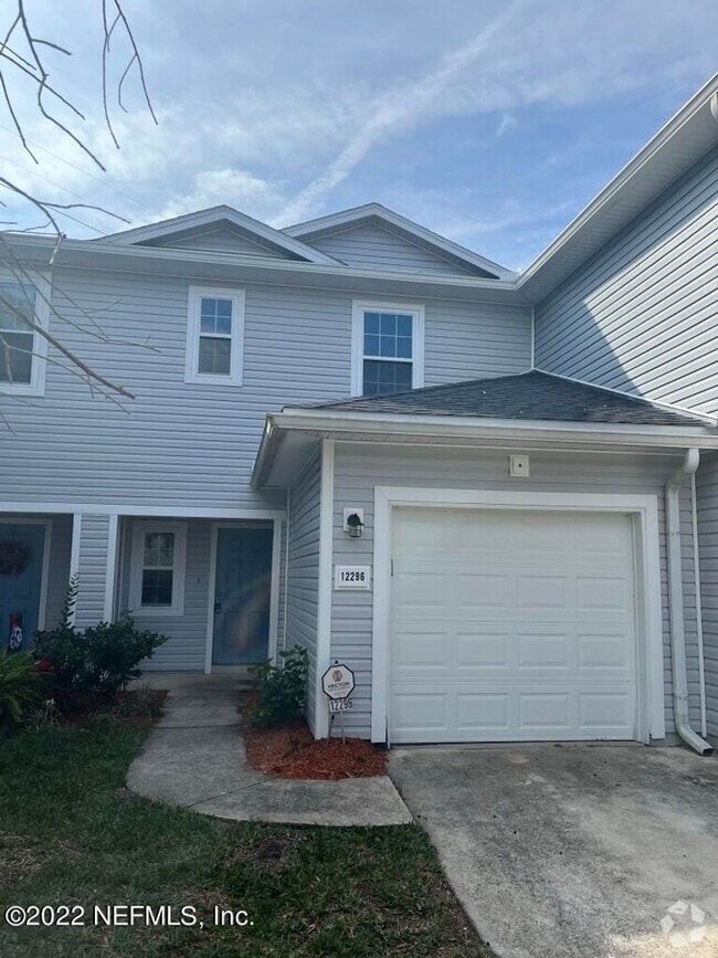Building Photo - Beautiful Townhome in Biscayne Bay!