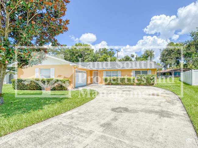 Building Photo - 631 Queens Loop N Rental