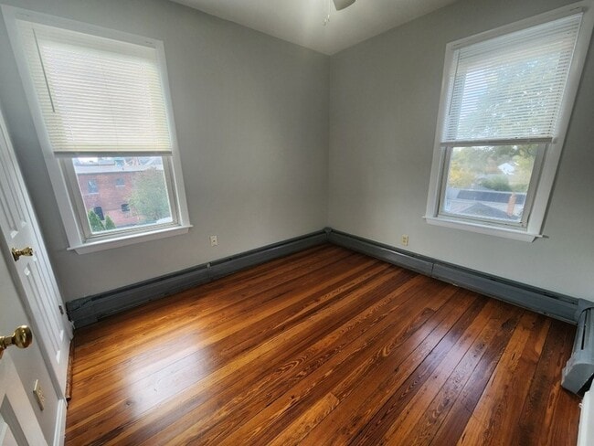 Photo - 447 Ash St Unidad 3