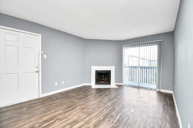 Photo - 5959 Bonhomme Rd