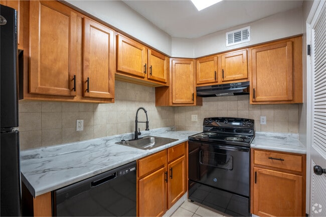 2BR, 1.5BA - 1,000SF - Kitchen - The Riverside Apartment Homes