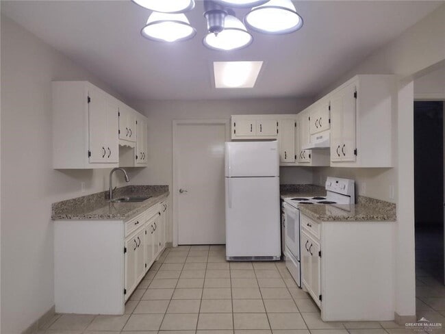 Photo - 14 Tulip Ave Unit 6