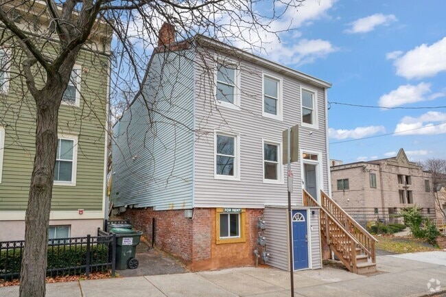 Building Photo - 69 second Street 3 Rental
