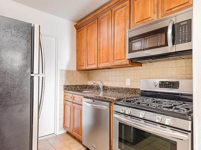 Photo - 14-17 31st Avenue