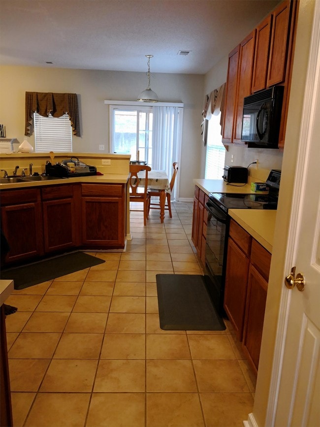 Photo - 17 Trailstream Dr