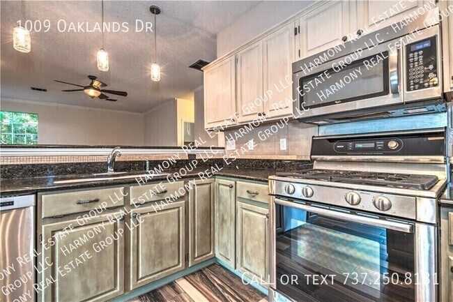 Photo - 1009 Oaklands Dr