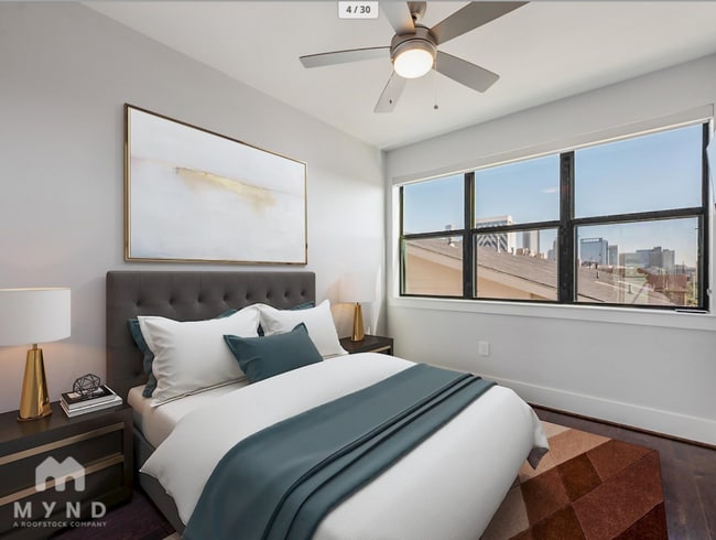 Photo - 2401 Crawford St Unidad A214 Rental