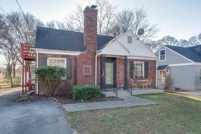 Photo - 253 Thuss Ave Unit B