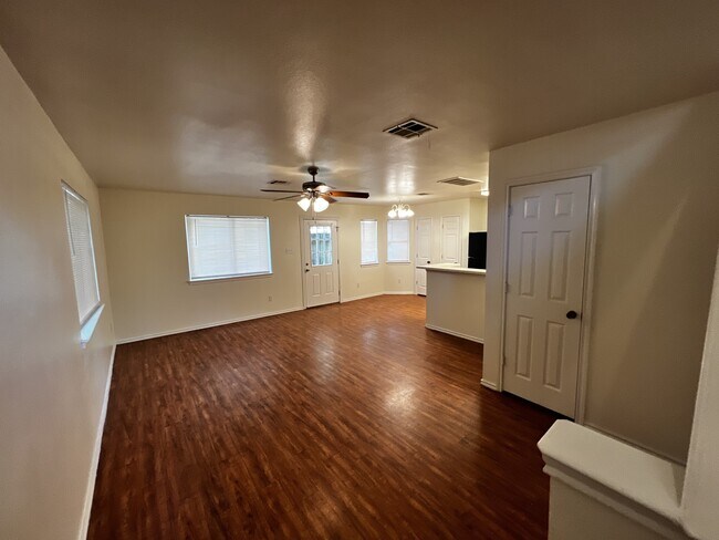 Photo - 125-127 Cedargrove