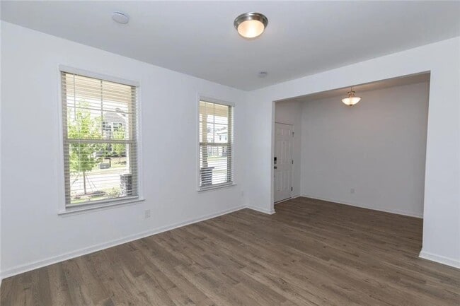 Photo - 1876 Derrick Dr