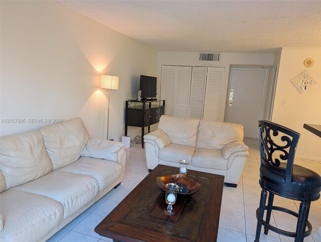 Building Photo - 16909 N Bay Rd Unit 718